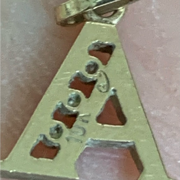Letter “A” 10 kt gold charm/pendant - Picture 3 of 4
